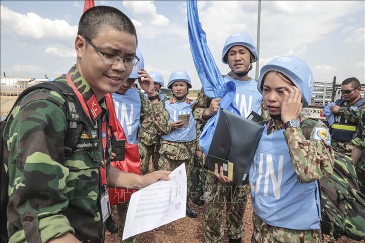 Nhung hinh anh dau tien cua cac bac si quan y Viet Nam tai Nam Sudan-Hinh-5