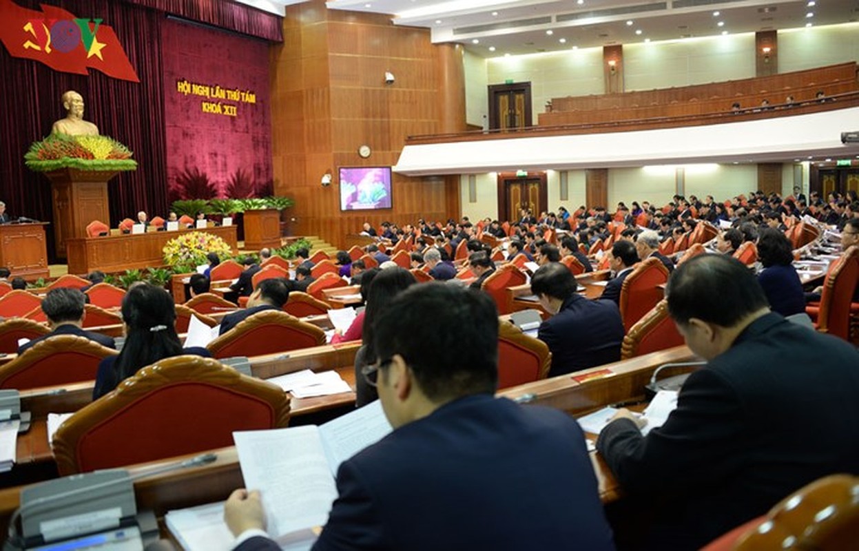 Toan canh ngay lam viec dau tien cua Hoi nghi Trung uong 8 khoa XII-Hinh-11