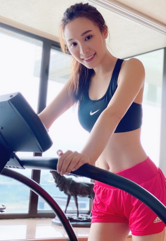 Thoi trang khoe body boc lua cua my nhan vuong lum xum chup len-Hinh-13