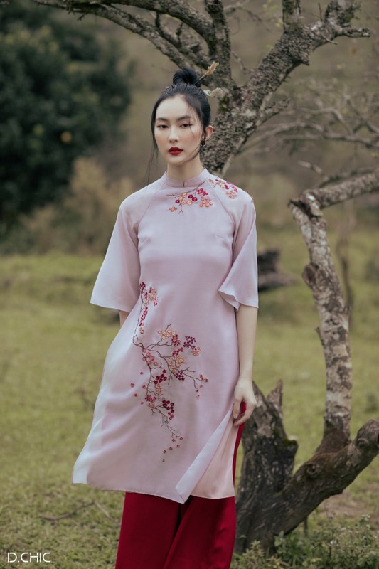 Muon kieu ao dai cach tan cho cac nang xuong pho du xuan 2022-Hinh-7