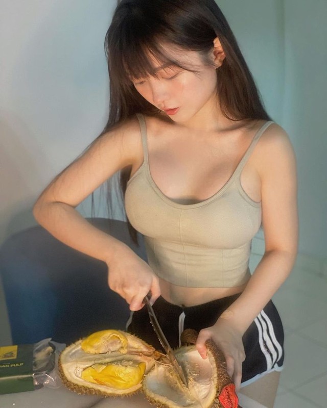 Di mua ca phe, hot girl mac ho khoe vong 1 nhin phat ngai-Hinh-8