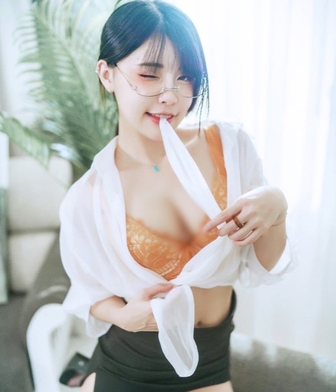 Do mat hot girl xinh dep dien bikini khoe dang “boc lua” giua rung-Hinh-9