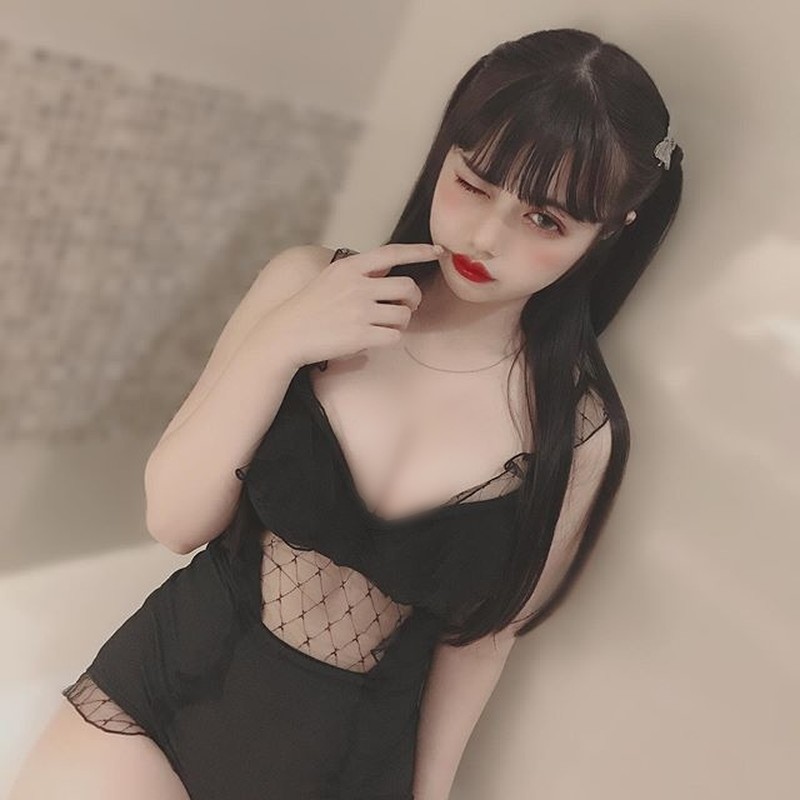 Hot girl xinh dep mac o ep vong 1 khoe body goi cam-Hinh-9