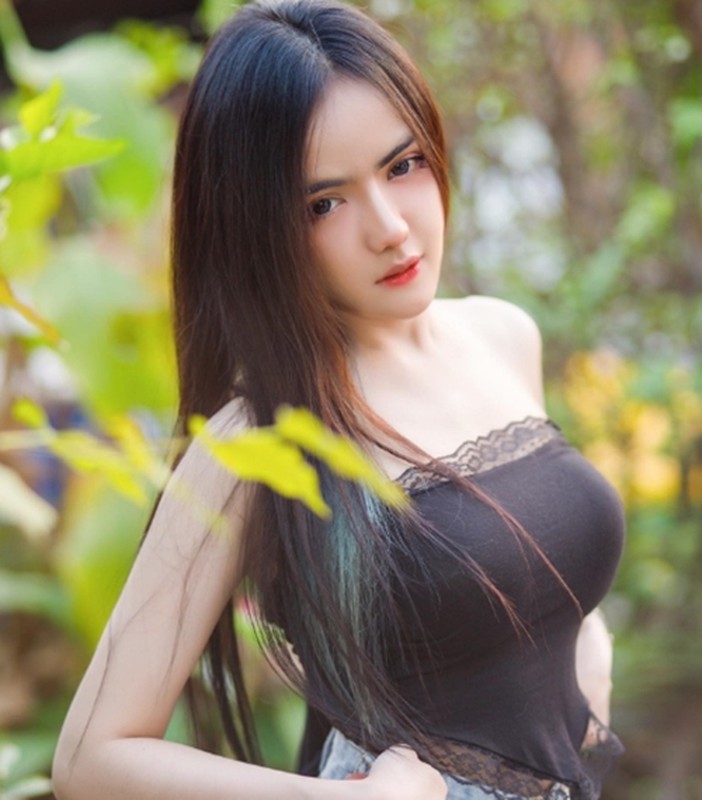 Dao pho, hot girl xinh dep co tinh dien noi y khoe vong 1-Hinh-3