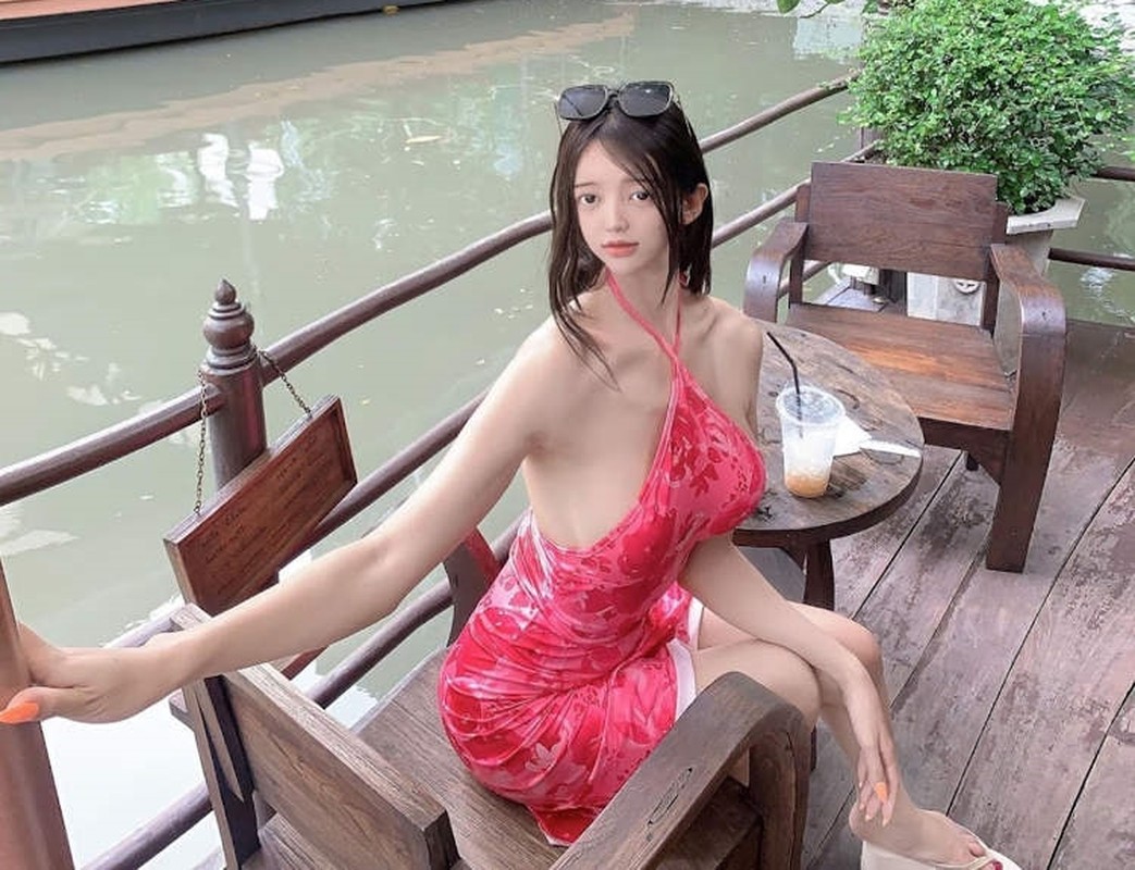 Hot girl sieu vong 1 gay am anh vi qua sieu thuc