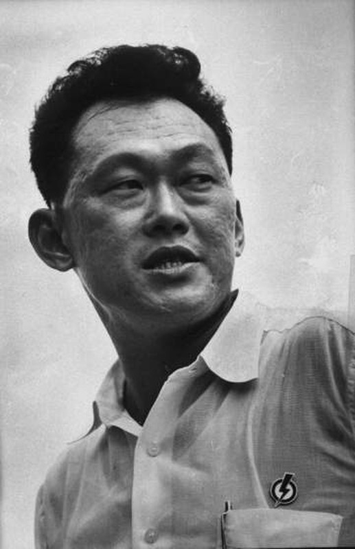 Anh: Ong Ly Quang Dieu trong cuoc tong tuyen cu Singapore 1959