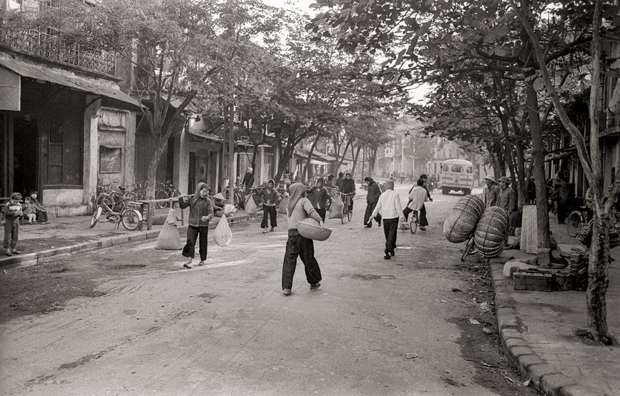 Net dep nao long cua Ha Noi nhung nam 1980 - 1983-Hinh-6