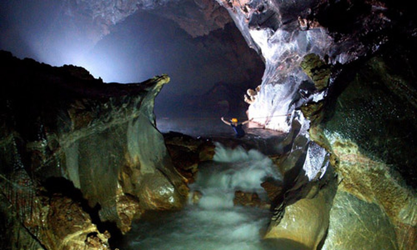 Hang Son Doong lon nhat the gioi thuoc tinh Quang Binh