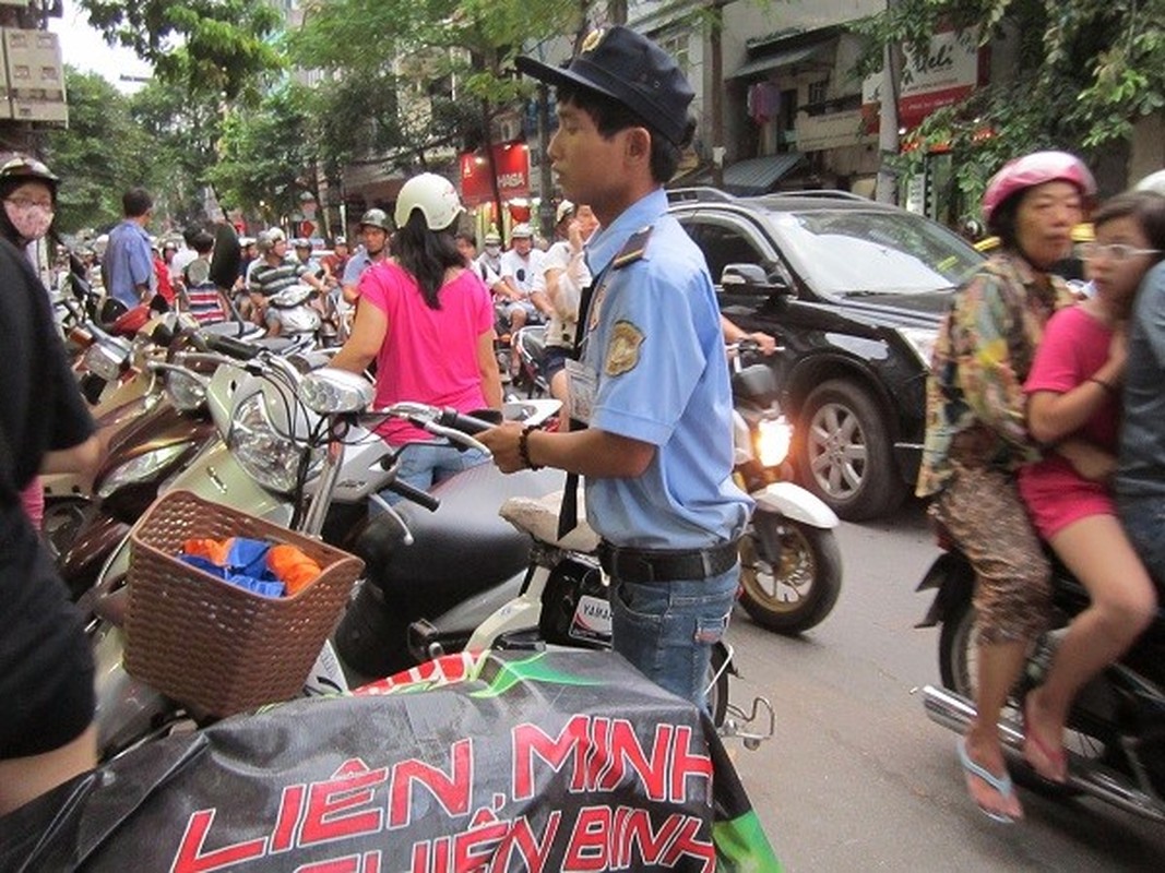 Nguoi Ha Noi xep hang mua banh trung thu-Hinh-6