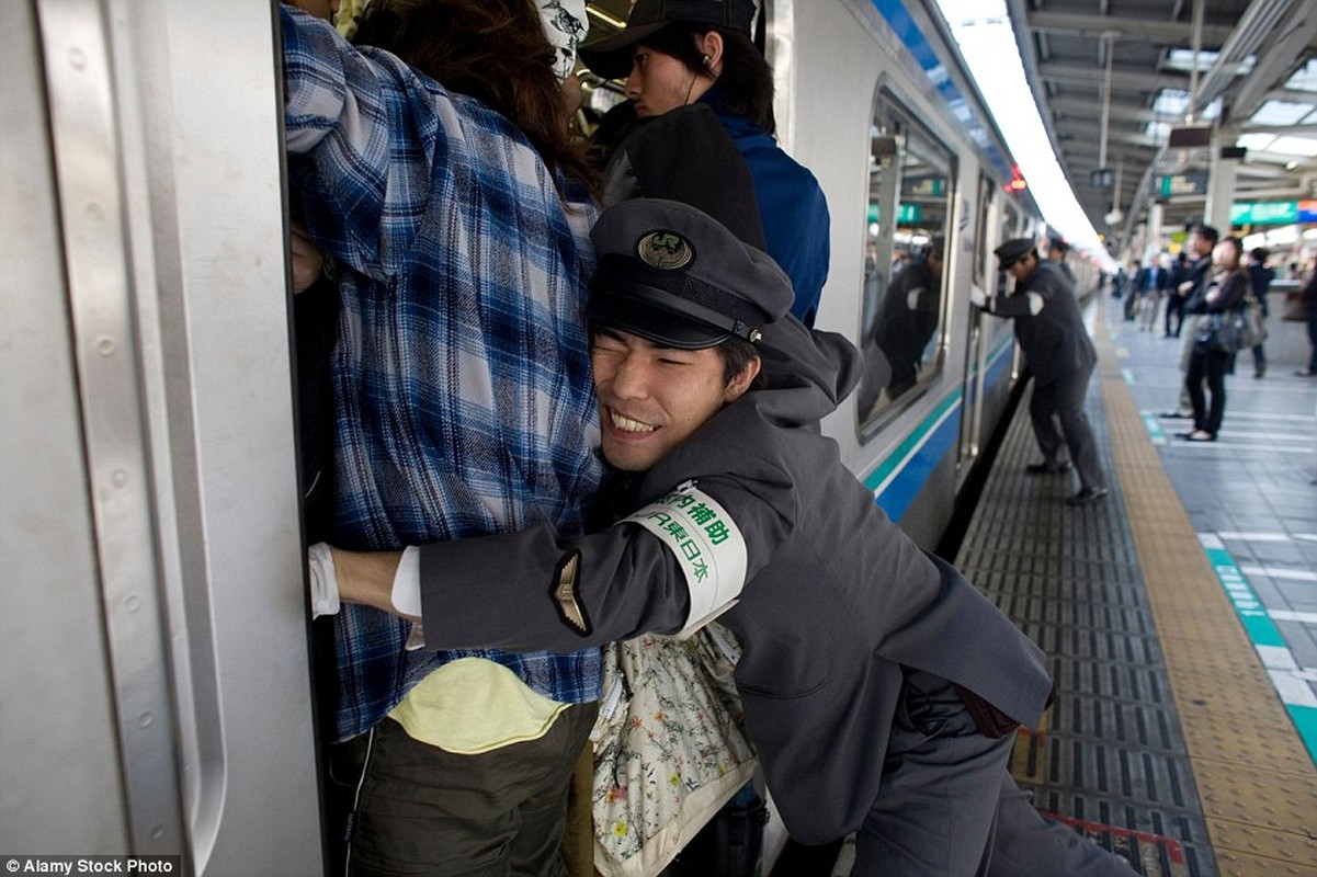 An tuong anh tac duong VN gio cao diem tren bao Anh-Hinh-2