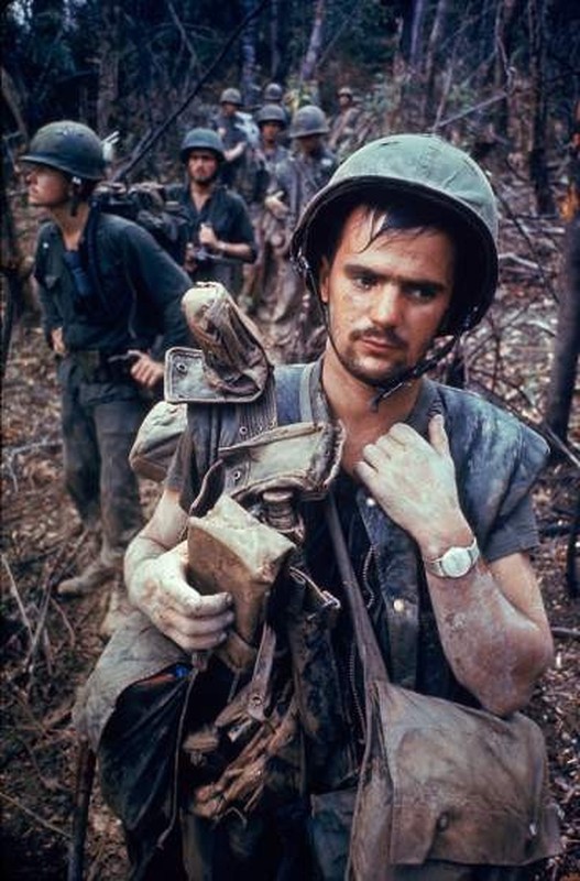 Anh mau kinh dien Chien tranh Viet Nam 1962-1971 cua Larry Burrows-Hinh-4
