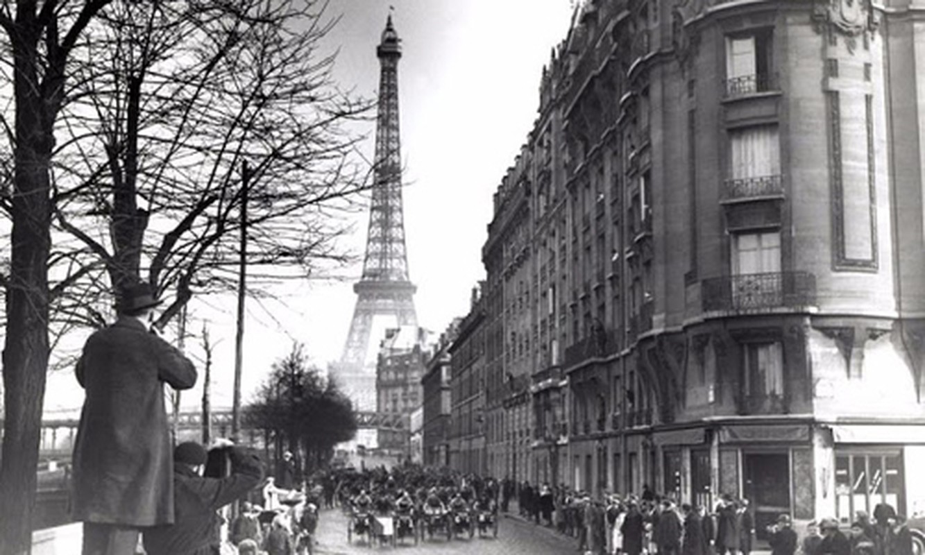 To mo dien mao thu do Paris nhung nam 1920