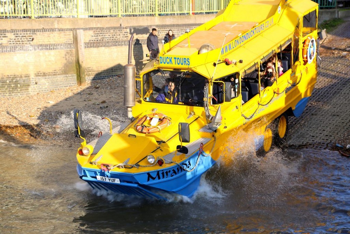 Vi sao xe bus duong song la &quot;dac san du lich&quot; cua London?