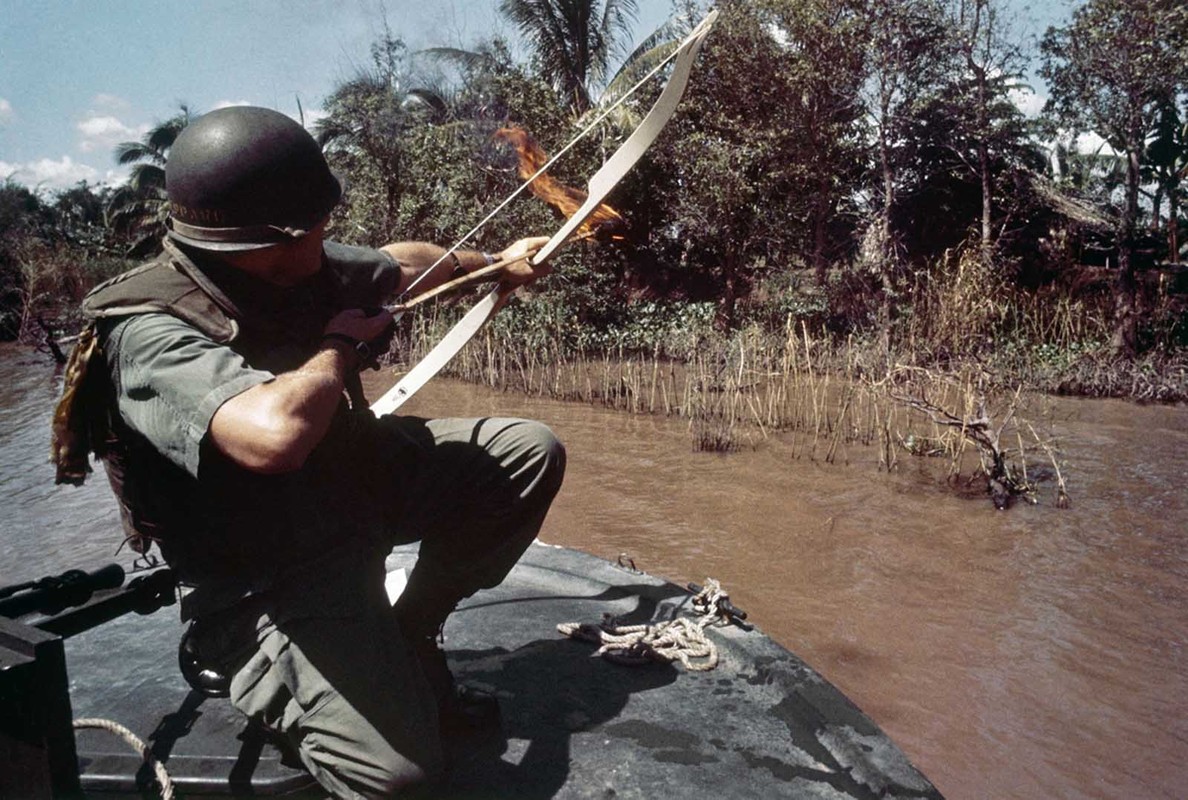 Loat anh kinh dien ve chien tranh Viet Nam 1965 - 1967-Hinh-9