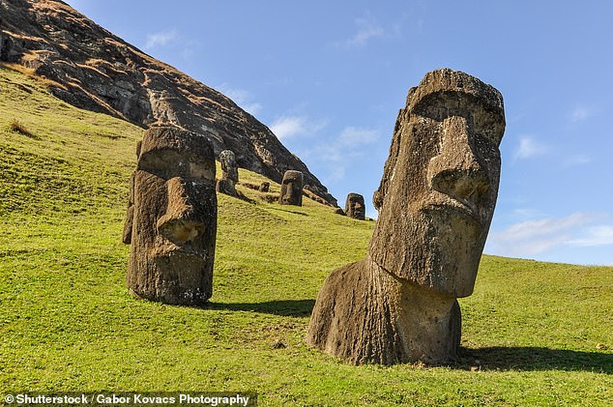 Tuyen bo soc ve tuong moai bi an tren dao Phuc Sinh