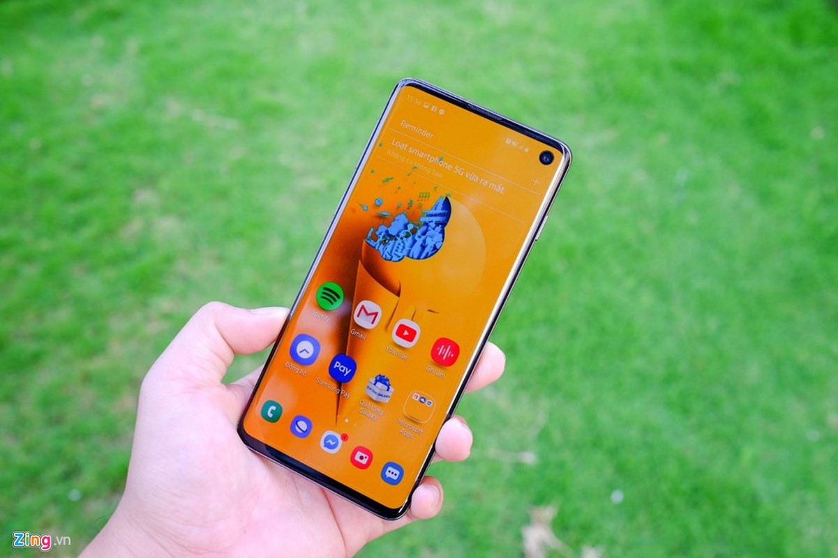 Chi tiet Galaxy S10 va S10+ sap len ke: Camera va man hinh xuat sac-Hinh-3