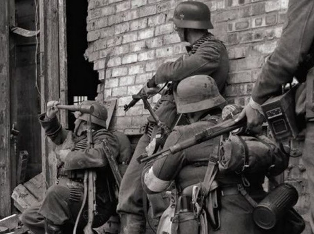 Giat minh tham vong dien cuong cua Hitler trong tran Stalingrad-Hinh-4