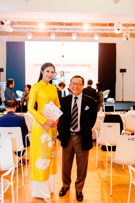 Hoang Thuy bat ngo duoc du doan dang quang Miss Universe 2019-Hinh-11