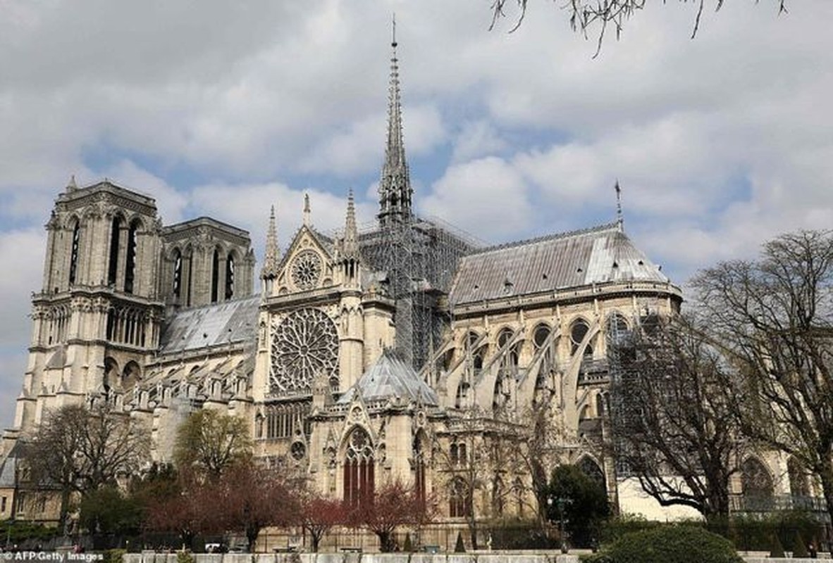 Giai ma bi an tram nam ve nha tho Duc Ba Paris-Hinh-2