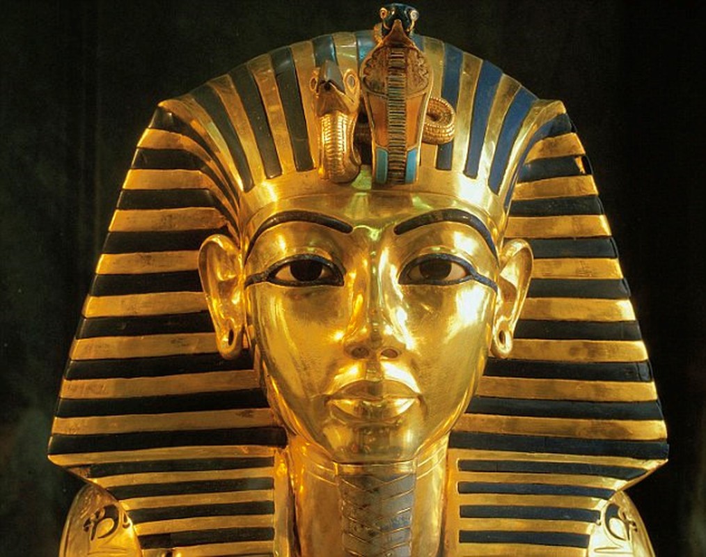 Vi sao thi hai Tutankhamun boc chay ngun ngut khi uop xac?