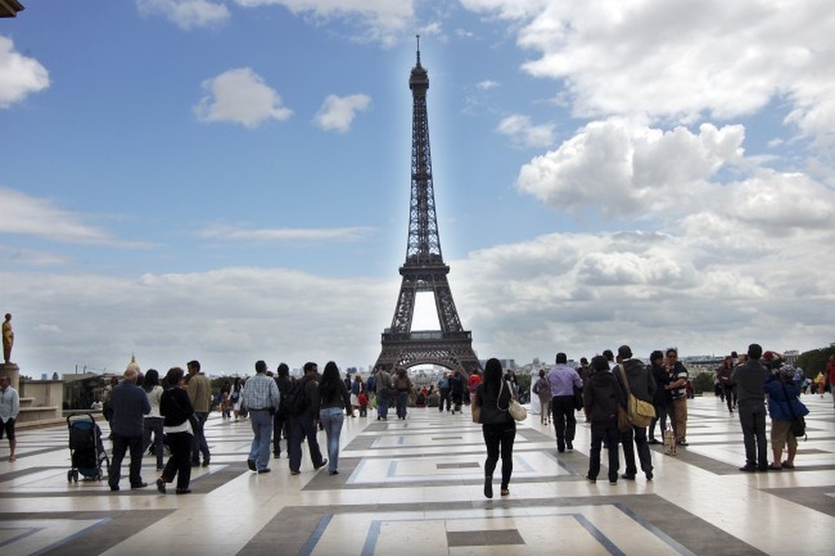 Vi sao tuyet doi khong duoc chup anh thap Eiffel vao ban dem?-Hinh-2