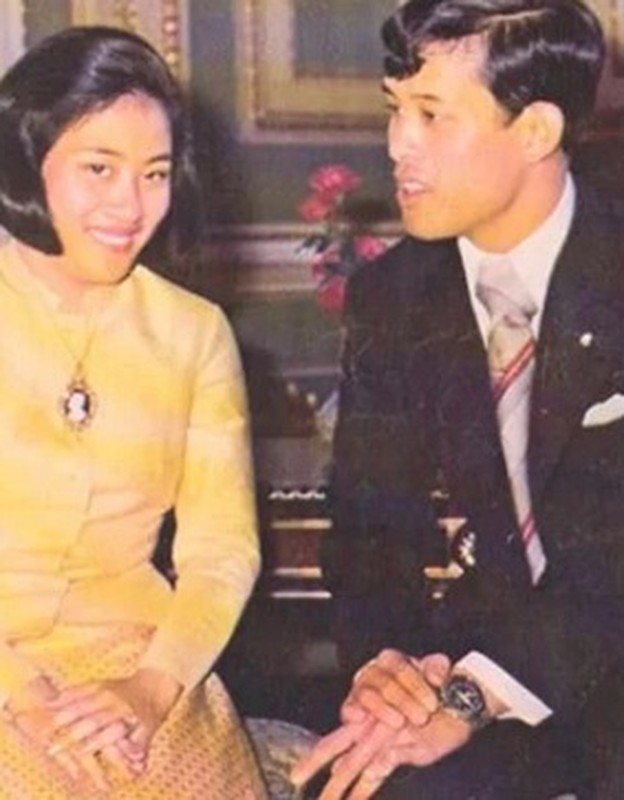 Khong chi hoang quy phi Sineenat bi phe truat, Vua Rama X con trung phat nhung ba vo nao?-Hinh-5