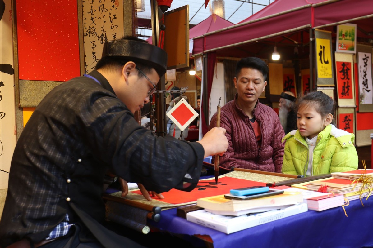 Ha Noi tanh rao, pho ong do tap nap nguoi toi xin chu-Hinh-6