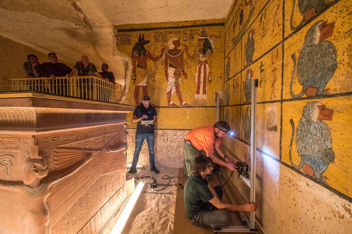 Ven man bi an can phong bi mat trong lang mo Tutankhamun-Hinh-9