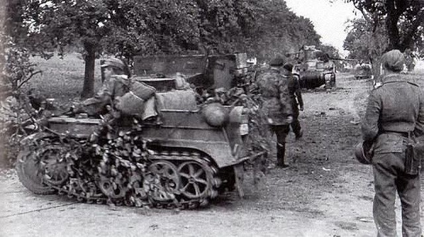 View - 	Khó hiểu vũ khí dị nửa xe máy nửa xe tăng của phát xít Đức