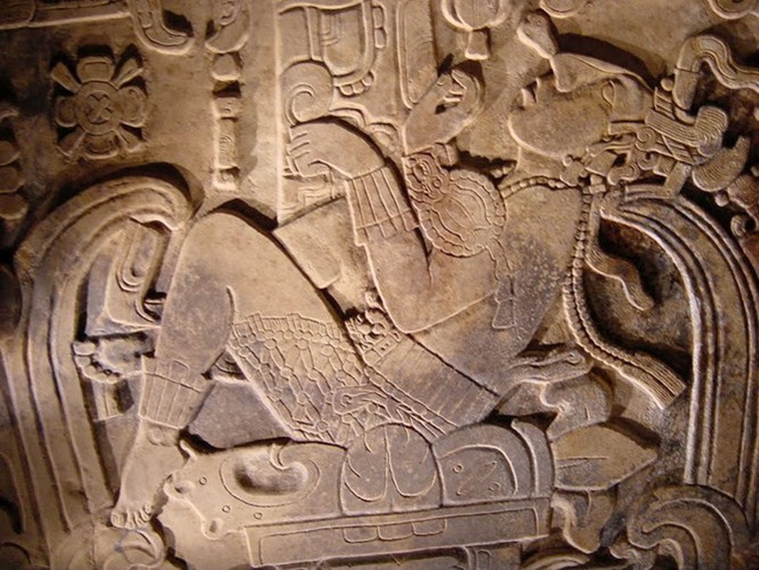 Bi an quan tai da chua hai cot vua Maya-Hinh-7