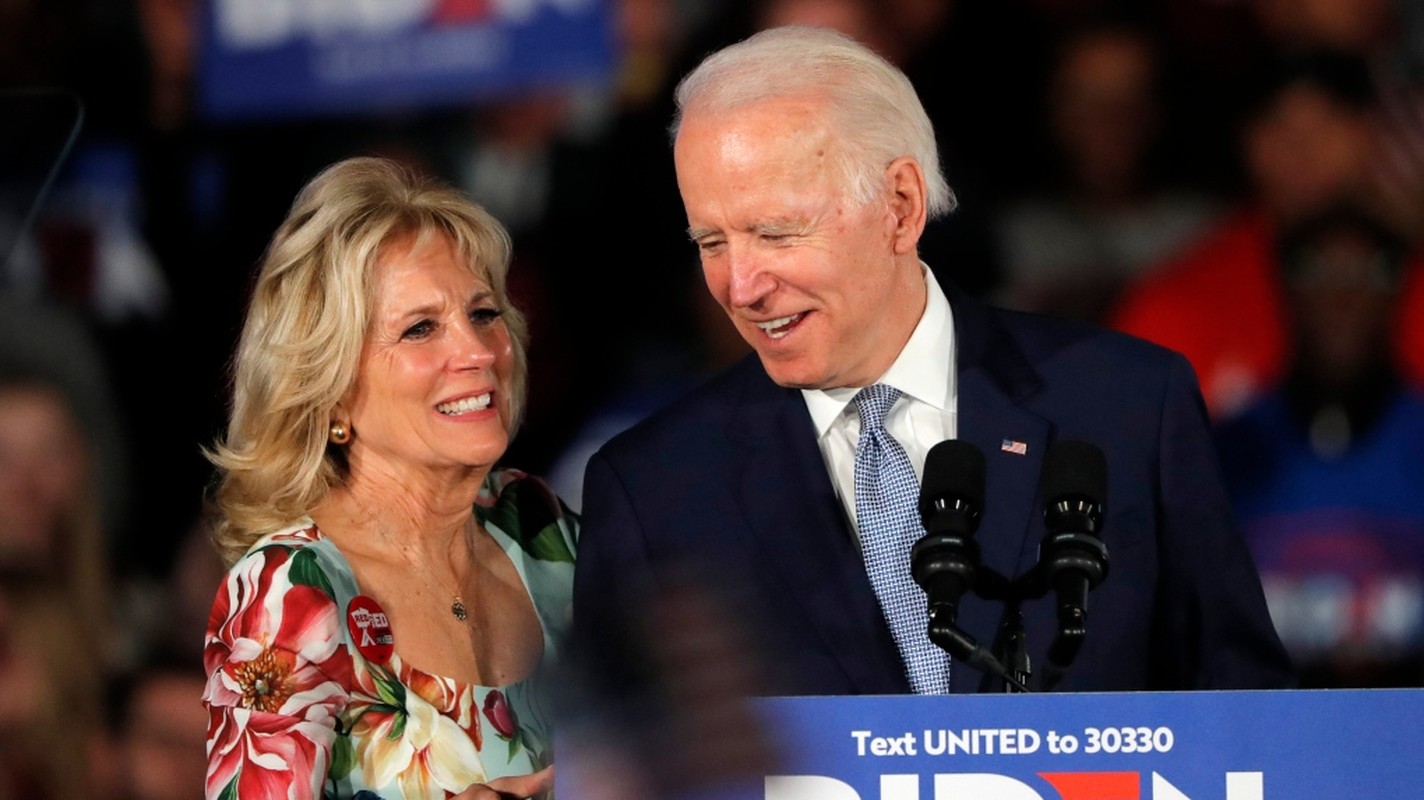 Chuyen tinh noi tieng cua ong Joe Biden va vo-Hinh-8