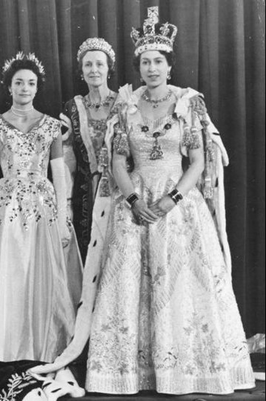 Dieu thu vi ve le dang quang cua Nu hoang Anh Elizabeth II-Hinh-3