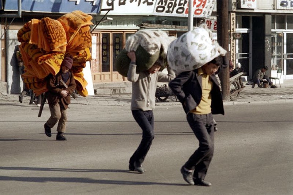Anh cuoc song nguoi dan o thu do Seoul, Han Quoc nhung nam 1970-Hinh-3
