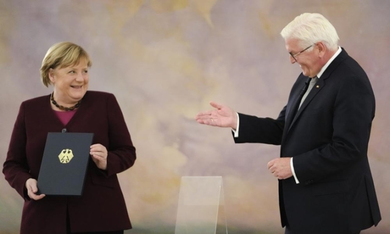 Bat ngo du dinh cua “ba dam thep” Angela Merkel sau nghi huu-Hinh-2