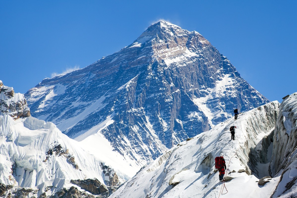 Hang nam, “noc nha the gioi” Everest cao them bao nhieu mm?-Hinh-2