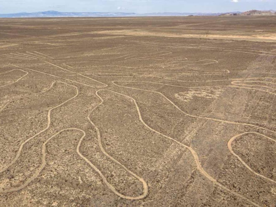 Nong: UFO cua nguoi ngoai hanh tinh tung ha canh o sa mac Nazca?-Hinh-6