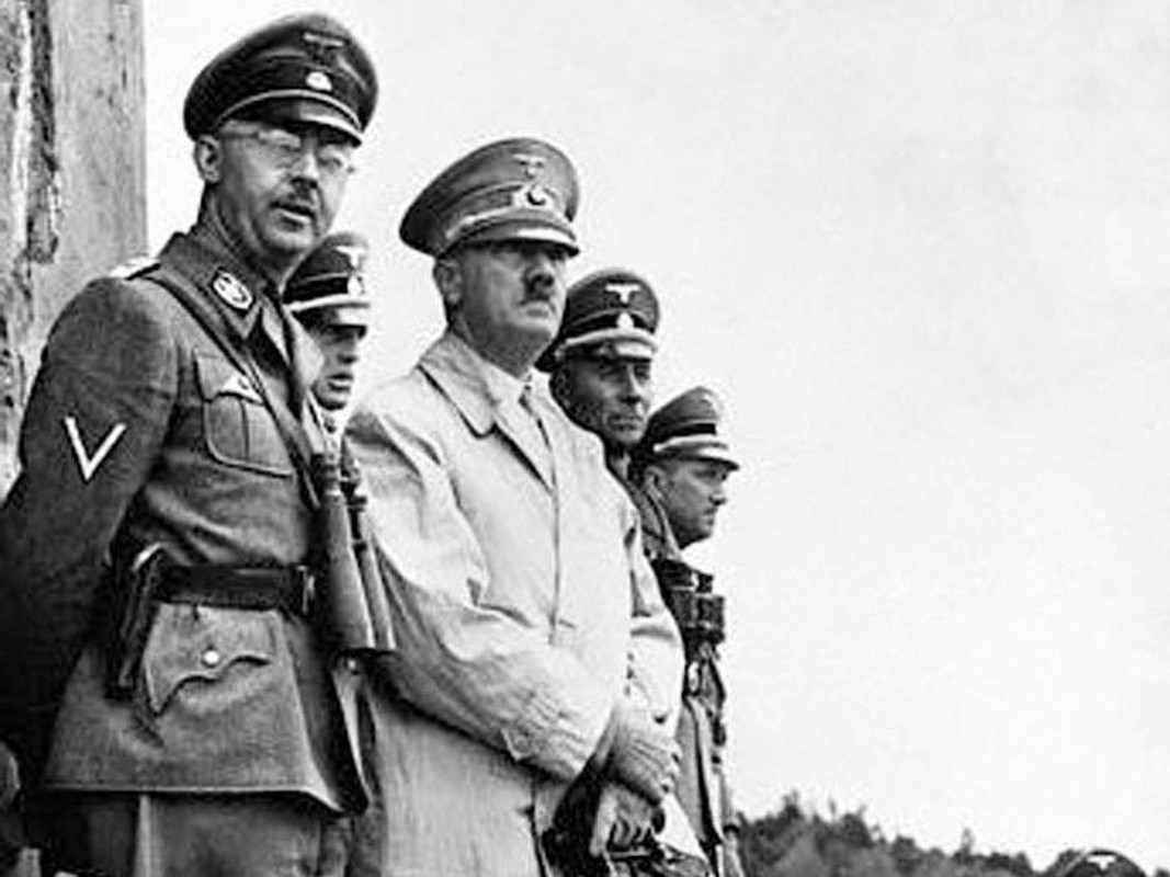 Vi sao trum Hitler dai bai du so huu nhieu vu khi khung?-Hinh-3