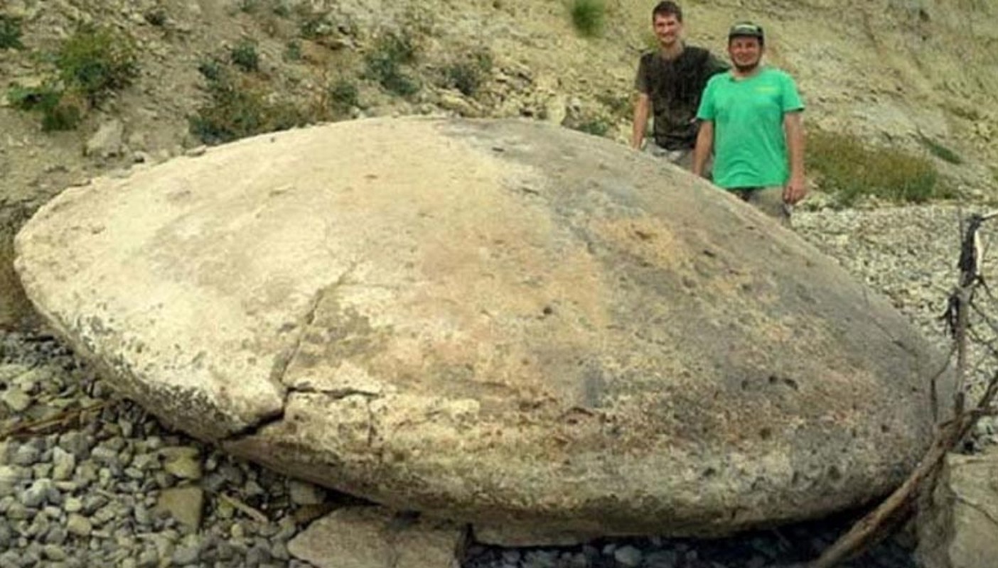 Phat hien nhieu phien da khung giong het UFO, chuyen gia 