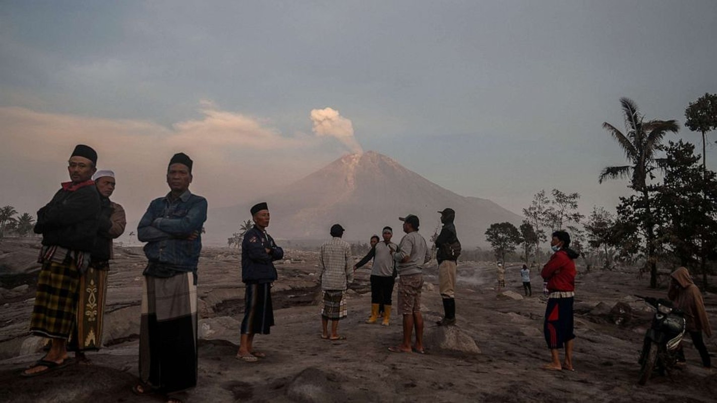 Nui lua cao nhat Indonesia moi phun trao, tham hoa co xay ra?-Hinh-7