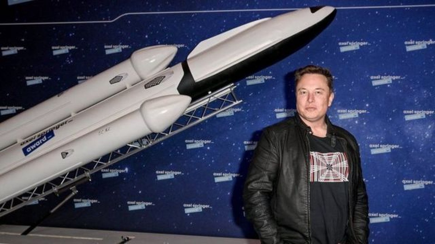 Sot xinh xich tiet lo cua Elon Musk ve UFO ghe tham Trai dat-Hinh-9