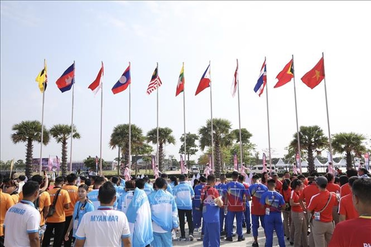 Quoc ky Viet Nam tung bay trong Le thuong co SEA Games 32-Hinh-9