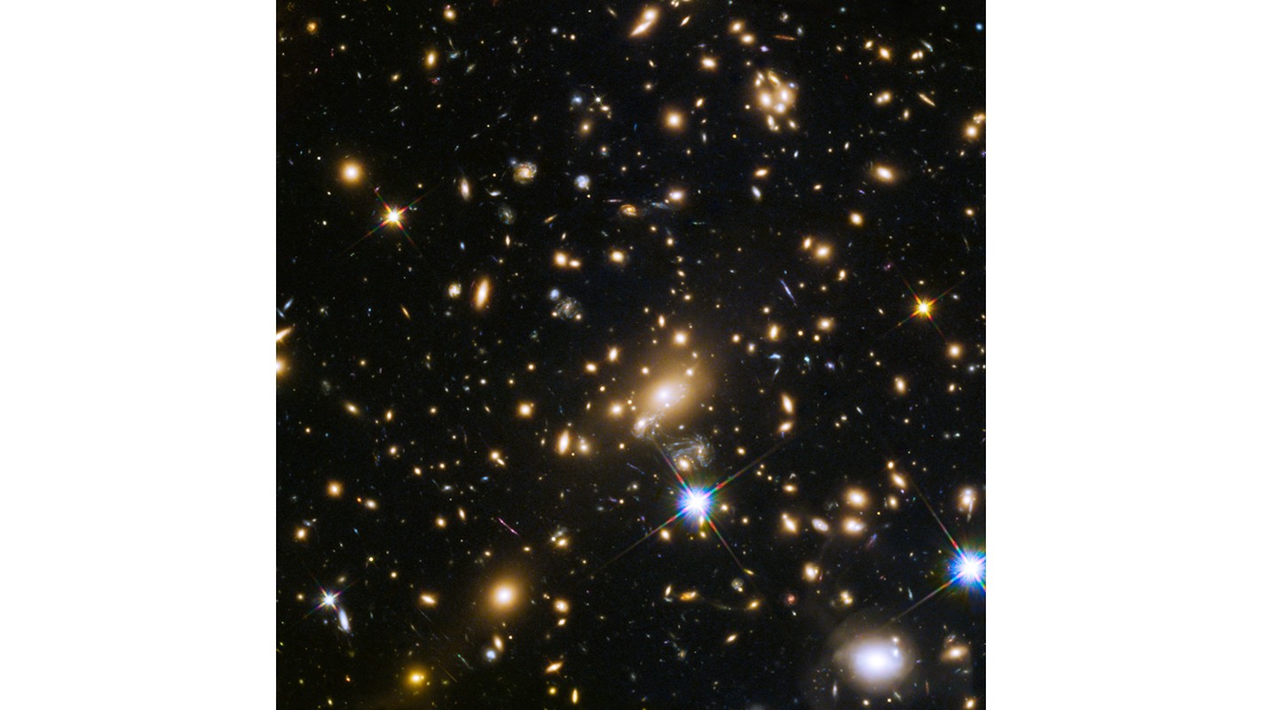 Kinh vien vong Khong gian Hubble phat hien ngoi sao “chet” 5 lan-Hinh-7
