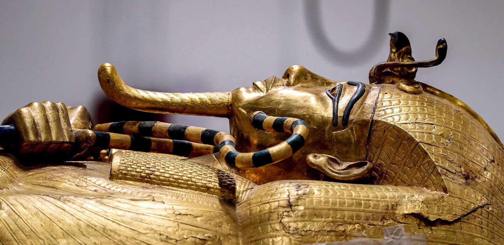 Mo mo Pharaoh Tutankhamun, chuyen gia giat minh thay dieu khong tuong-Hinh-8