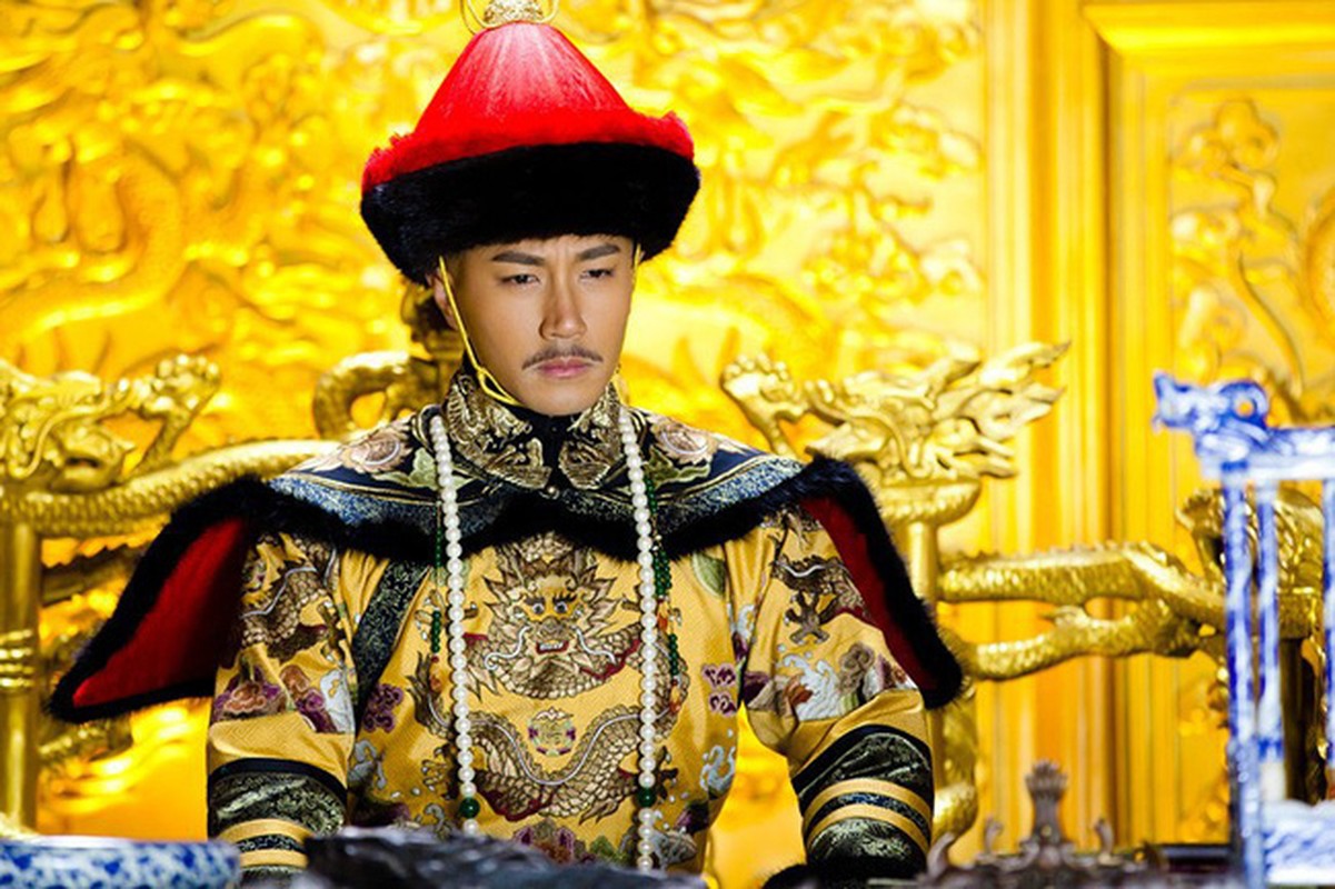 Vieng mo Chu Nguyen Chuong, vi sao vua Khang Hy 
