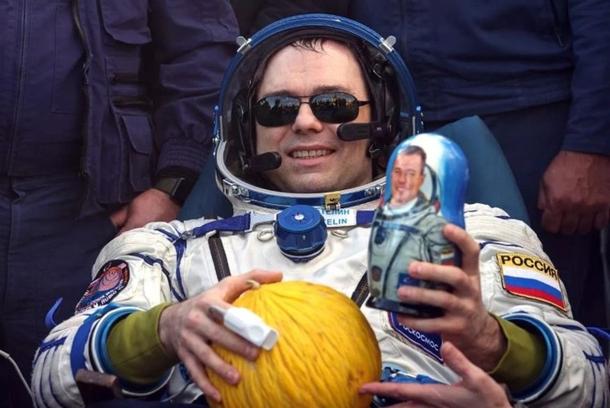 View - 	Ảnh độc Phi hành gia trở về Trái đất sau nửa năm kẹt trên ISS