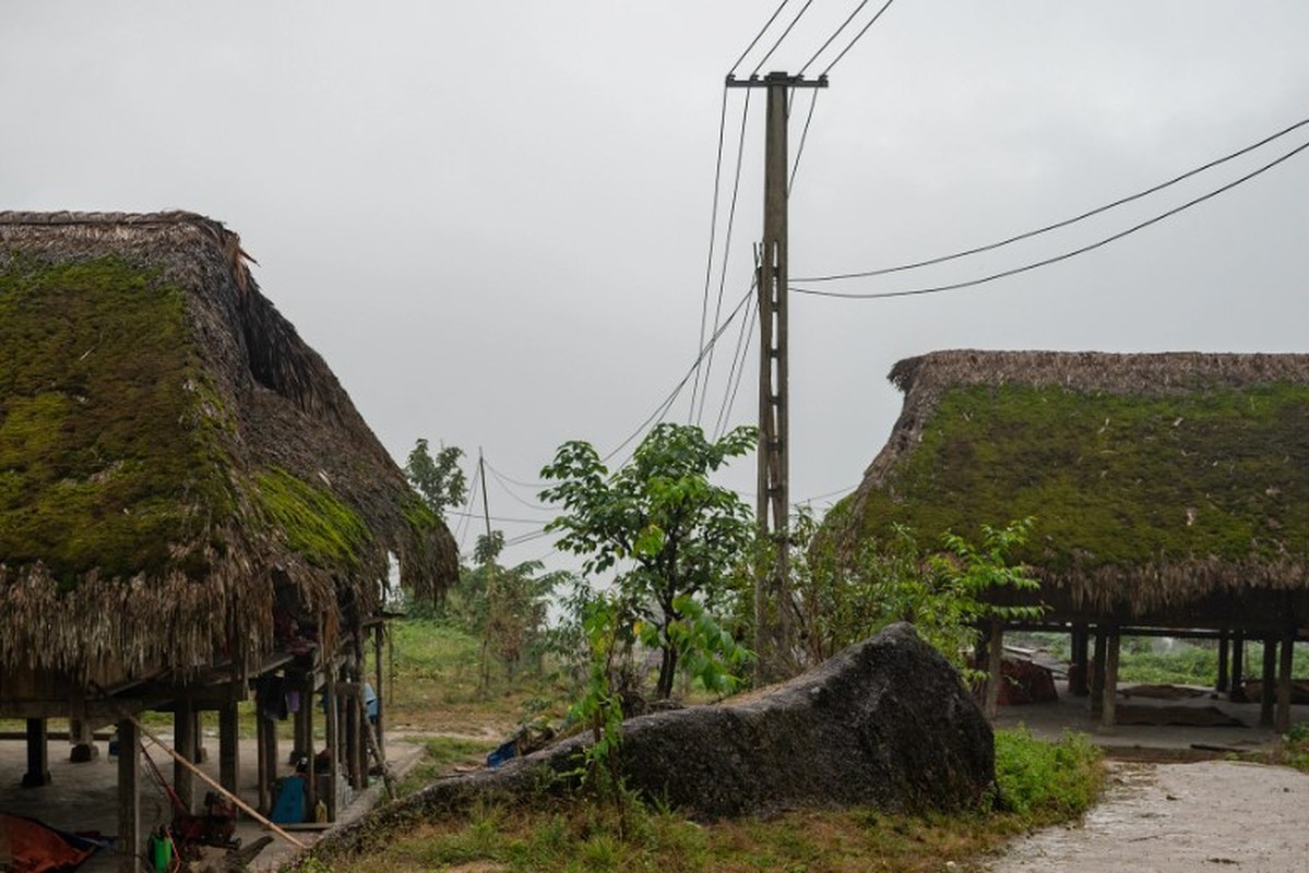 Ngoi lang co tich, ngoi phu reu xanh o Ha Giang-Hinh-9