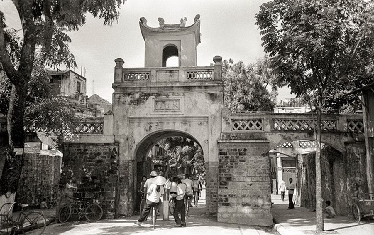 Boi hoi ngam Ha Noi nhung nam 1980 trong bo anh “quy nhu vang”-Hinh-7