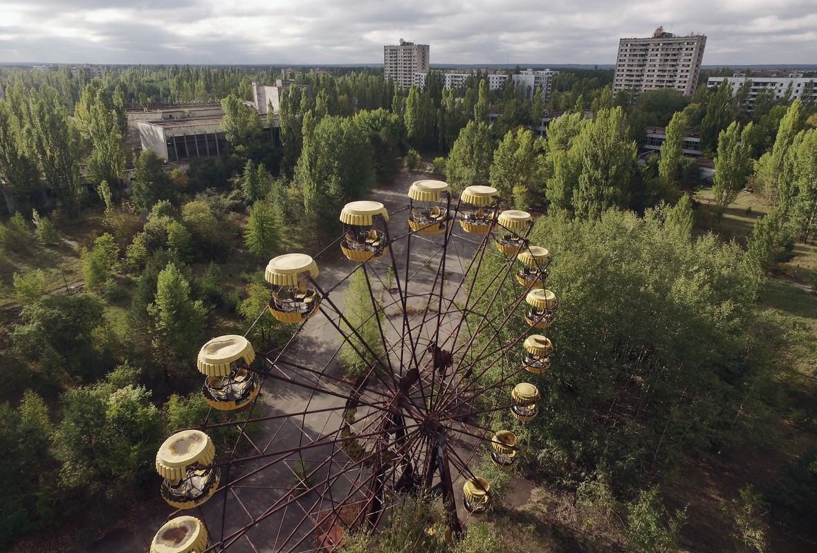 Giat minh 'quai vat' mien nhiem phong xa o 'cam dia' Chernobyl-Hinh-2