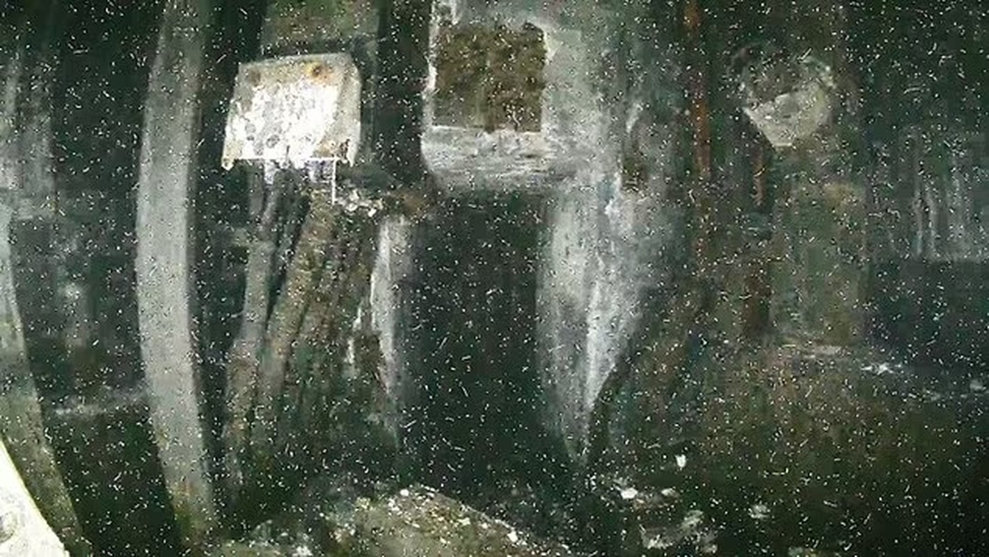 Can canh ben trong lo phan ung hat nhan Fukushima bi nung chay-Hinh-3