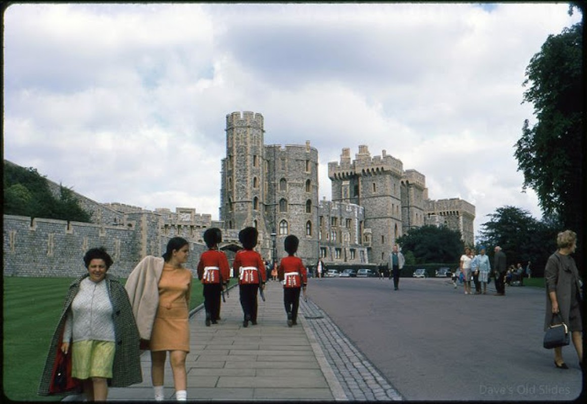 View - 	Ảnh màu siêu hiếm về cuộc sống người dân nước Anh những năm 1960